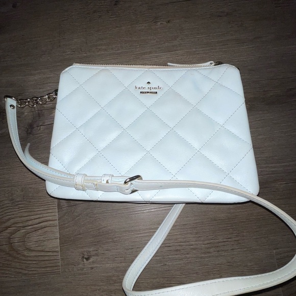 kate spade Handbags - Kate Spade Crossbody